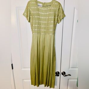 Like NEW, Sage green Sarah Elizabeth petite size 4